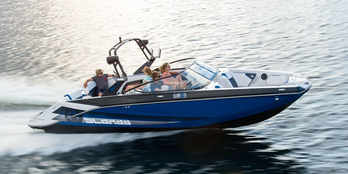 bateau de sport scarab